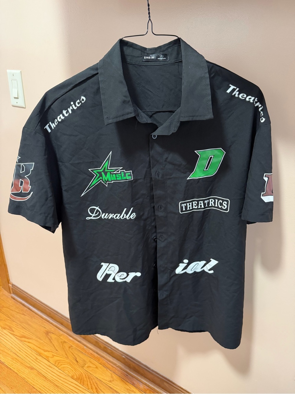 SHEIN Black Short-Sleeve Graphic Button-Down Shirt with Green Accents